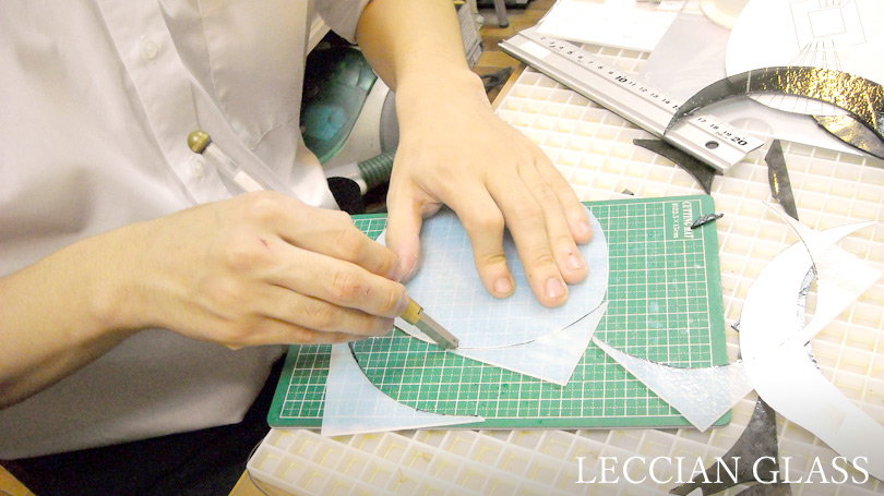 ガラスフュージング　ガラスのカットの仕方　LECCIAN GLASS資格取得コース